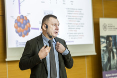 Dr S. Wolski, 