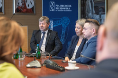 Od lewej: prof. P. Koszelnik, K. Aleksy, M. Wieczorek, 